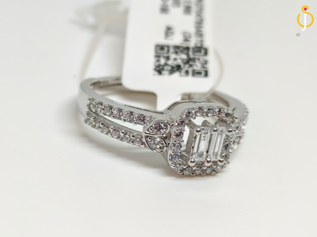 The Rajkumari Halo Ring